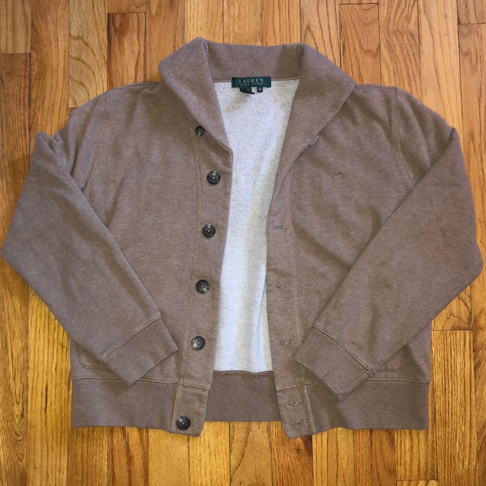 Must-have buttoned up Ralph Lauren sweater!